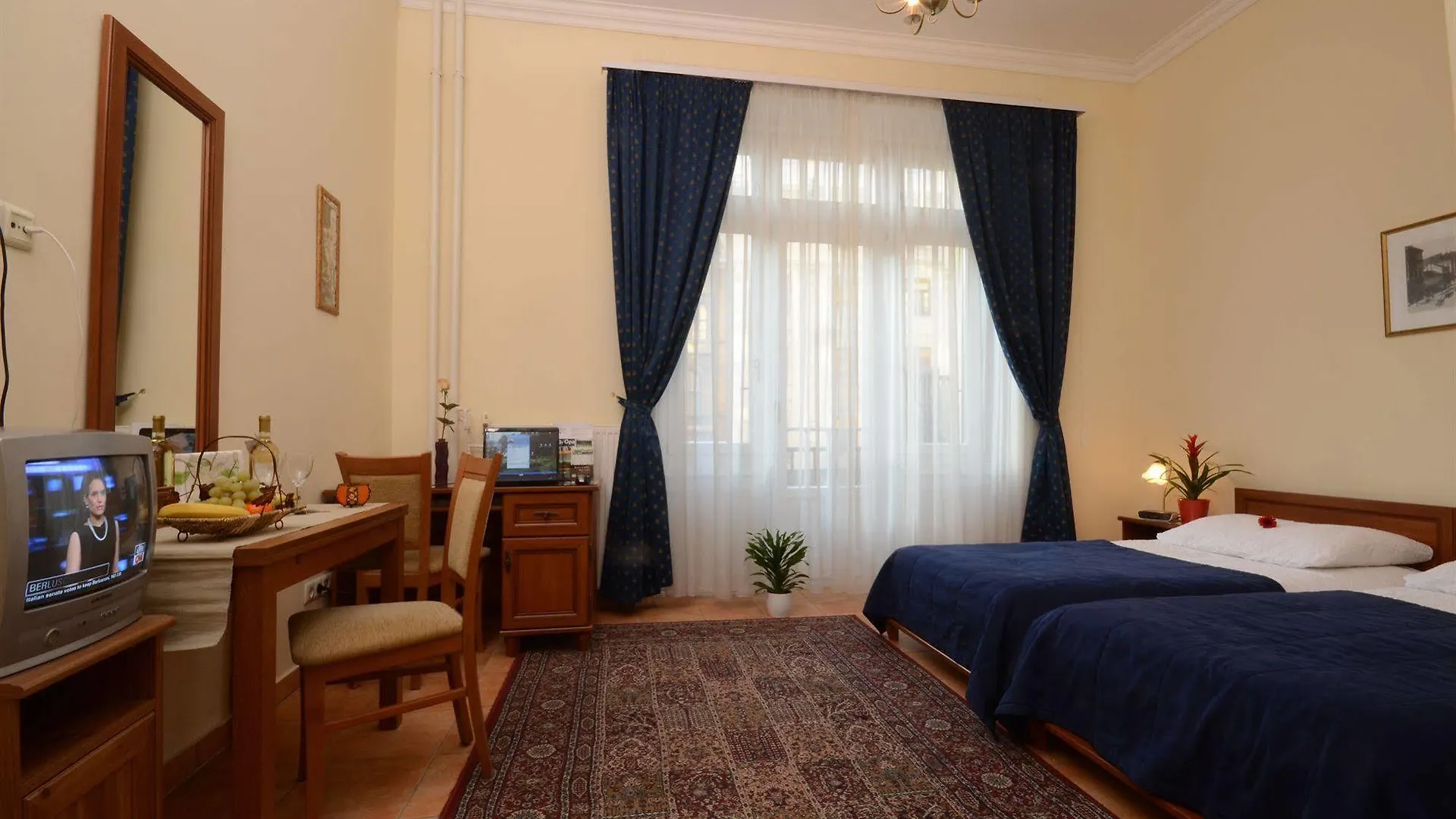 Budapest City Central 3*,